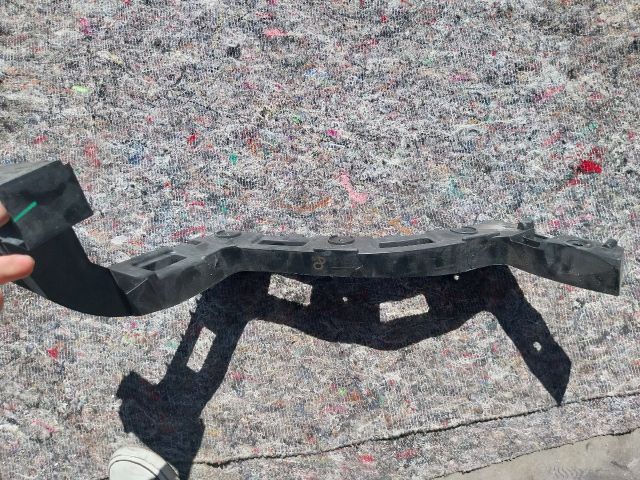 bontott SEAT ALHAMBRA Bal hátsó Oldal Lökhárító Tartó (Műanyag)