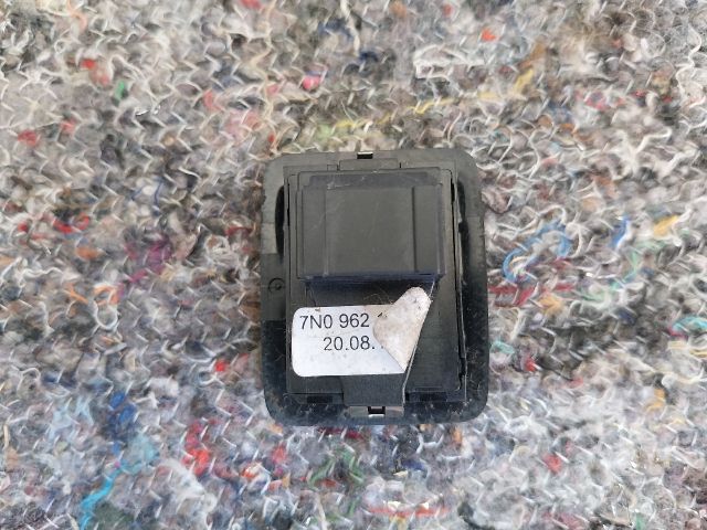 bontott SEAT ALHAMBRA Bal Tolóajtó Nyitó Gomb