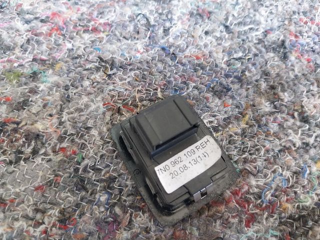 bontott SEAT ALHAMBRA Bal Tolóajtó Nyitó Gomb