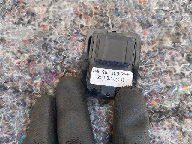 bontott SEAT ALHAMBRA Bal Tolóajtó Nyitó Gomb