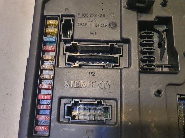 bontott SEAT ALHAMBRA Biztosítéktábla Utastér