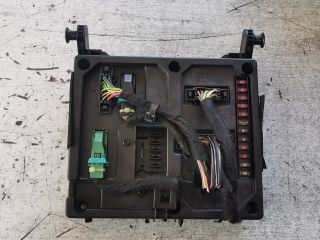 bontott SEAT ALHAMBRA Biztosítéktábla Utastér