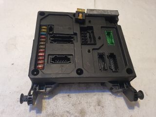 bontott SEAT ALHAMBRA Biztosítéktábla Utastér