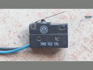 bontott SEAT ALHAMBRA Csomagtér Nyitó Kar / Gomb