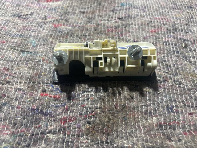 bontott SEAT ALHAMBRA Csomagtér Nyitó Kar / Gomb