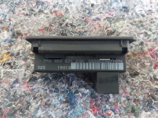 bontott SEAT ALHAMBRA Csomagtér Nyitó Kar / Gomb