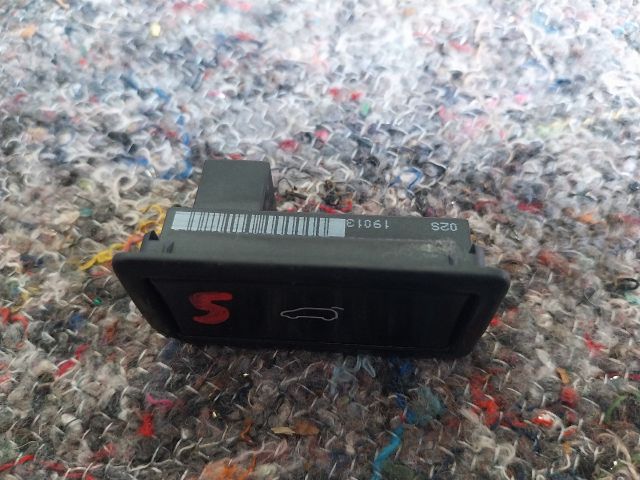 bontott SEAT ALHAMBRA Csomagtér Nyitó Kar / Gomb