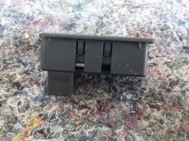 bontott SEAT ALHAMBRA Csomagtér Nyitó Kar / Gomb