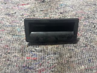 bontott SEAT ALHAMBRA Csomagtér Nyitó Kar / Gomb