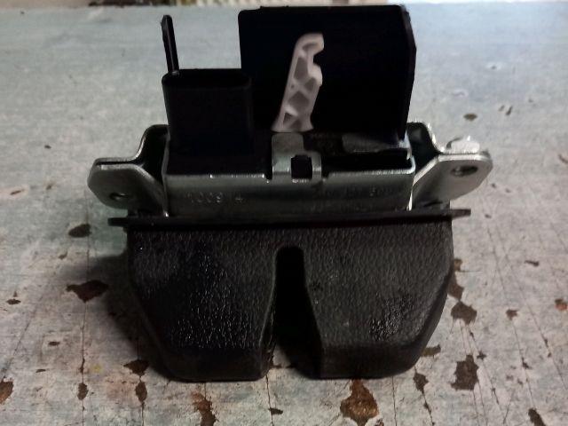 bontott SEAT ALHAMBRA Csomagtérajtó Zárszerkezet