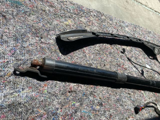 bontott SEAT ALHAMBRA Gázrugós Kitámasztó Teleszkóp Csomagtérajtó Jobb