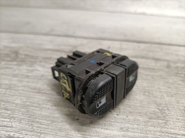 bontott SEAT ALHAMBRA Hátsó középső Ablakemelő Kapcsoló