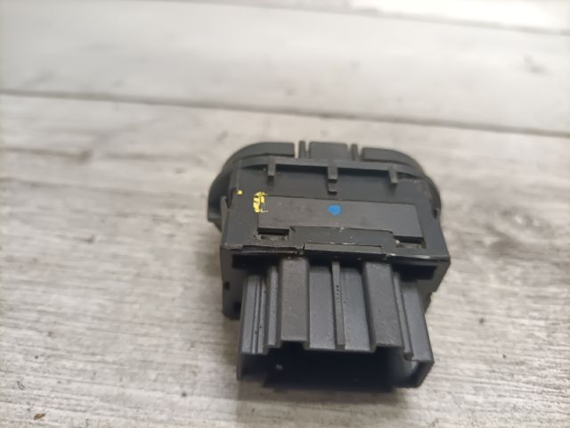 bontott SEAT ALHAMBRA Hátsó középső Ablakemelő Kapcsoló