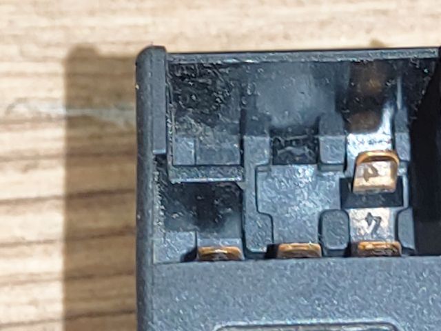 bontott SEAT ALHAMBRA Jobb első Ablakemelő Kapcsoló