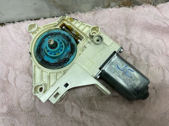 bontott SEAT ALHAMBRA Jobb első Ablakemelő Motor