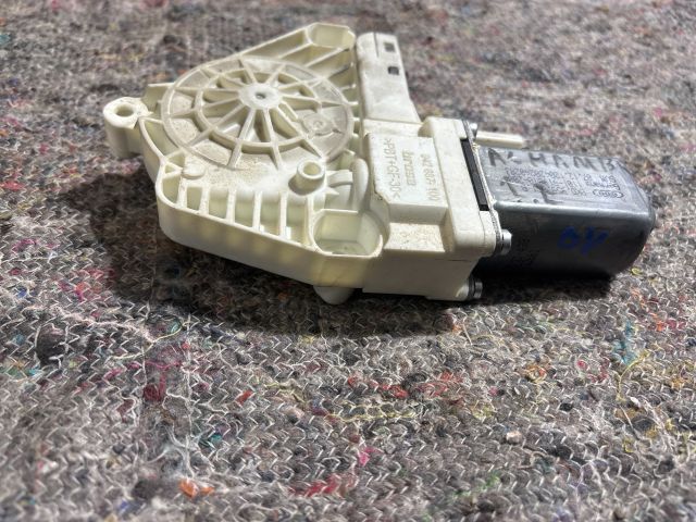 bontott SEAT ALHAMBRA Jobb első Ablakemelő Motor