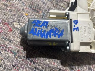 bontott SEAT ALHAMBRA Jobb első Ablakemelő Motor