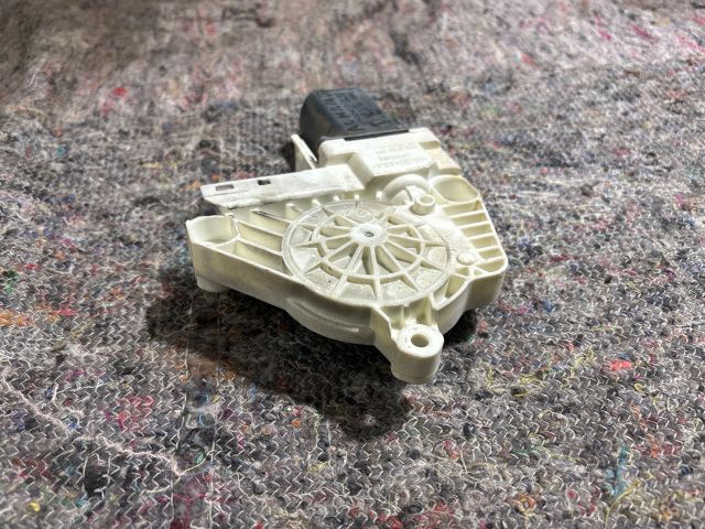 bontott SEAT ALHAMBRA Jobb első Ablakemelő Motor