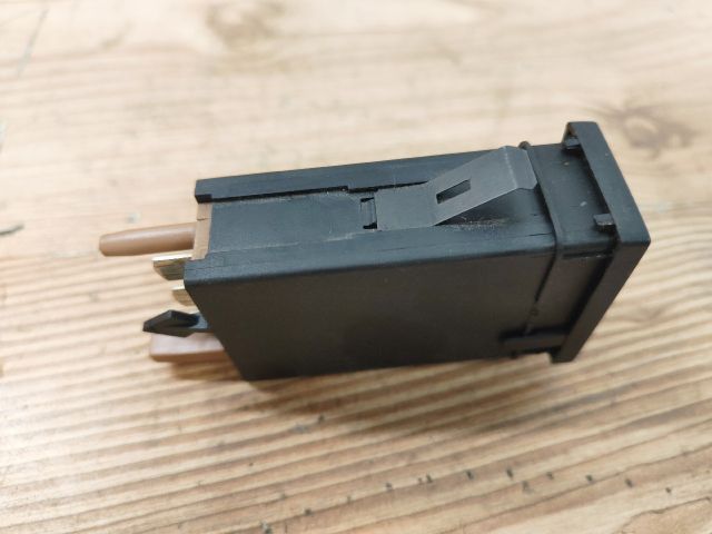 bontott SEAT ALHAMBRA Jobb első Ülésfűtés Kapcsoló