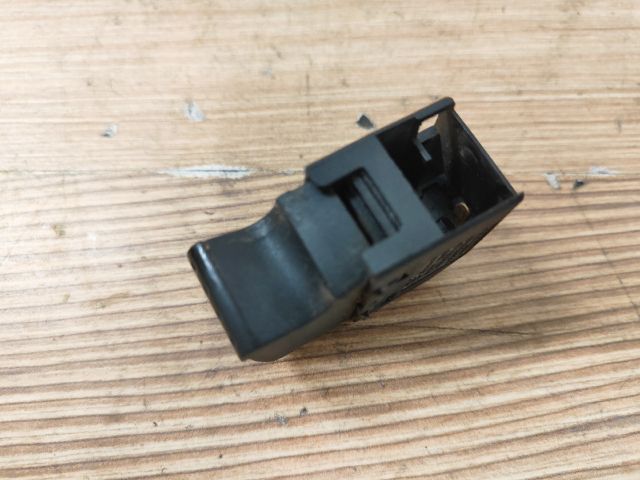 bontott SEAT ALHAMBRA Jobb hátsó Ablakemelő Kapcsoló