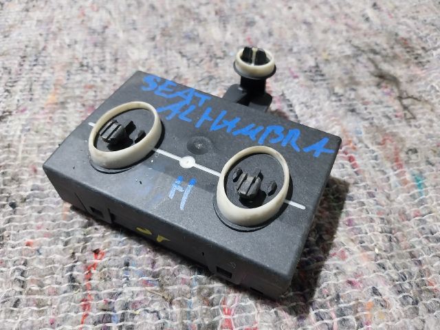 bontott SEAT ALHAMBRA Jobb hátsó Ajtó Vezérlőegység