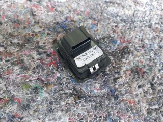 bontott SEAT ALHAMBRA Jobb Tolóajtó Nyitó Gomb