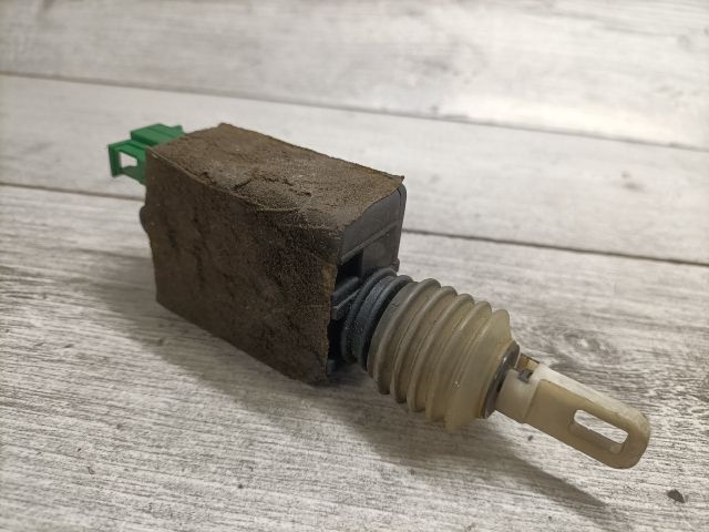 bontott SEAT ALHAMBRA Központizár Motor Csomagtérajtó