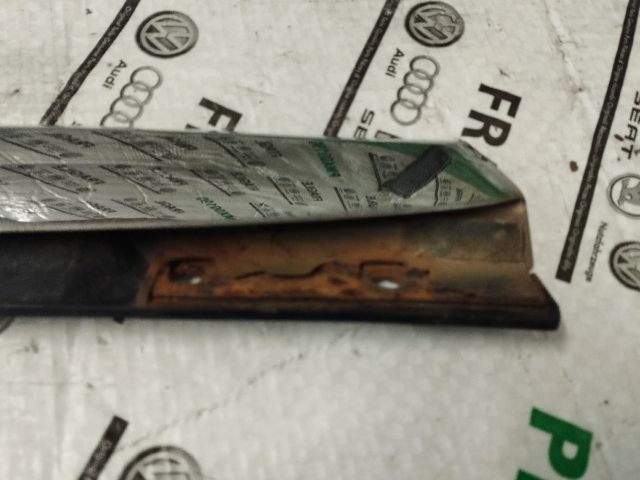 bontott SEAT ALHAMBRA Motorháztető Díszléc Első