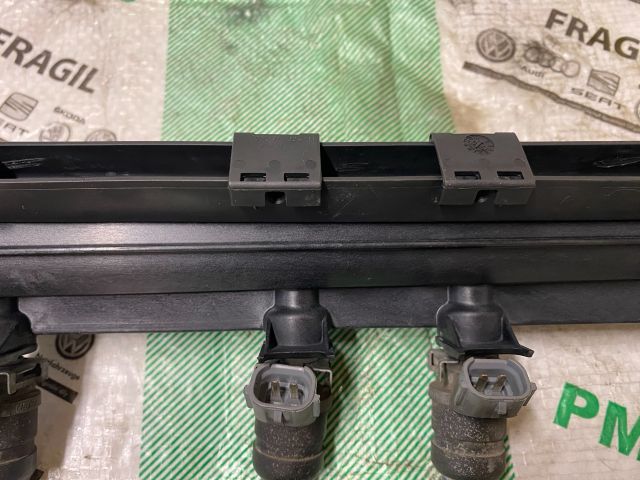 bontott SEAT ALTEA Porlasztó Sor / Híd