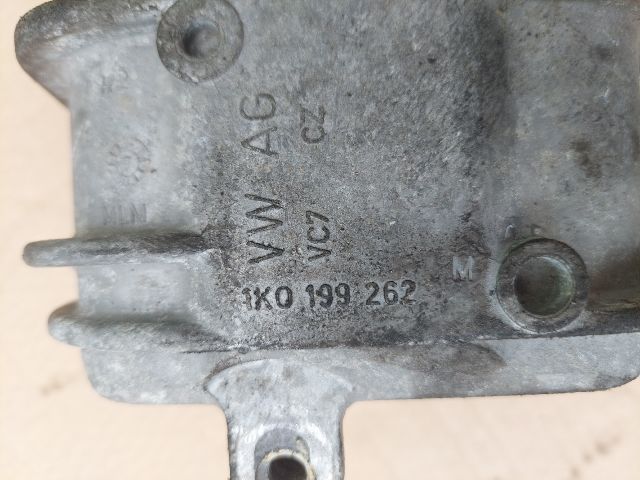 bontott SEAT ALTEA Motor Tartó Bak Jobb