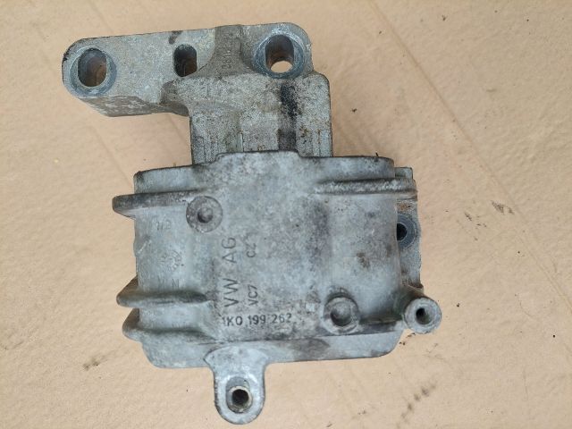 bontott SEAT ALTEA Motor Tartó Bak Jobb