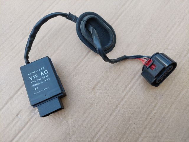 bontott SEAT ALTEA Üzemanyag Szivattyú Relé