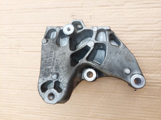 bontott SEAT ALTEA Váltó Tartó Bak (Pozíciófüggetlen)