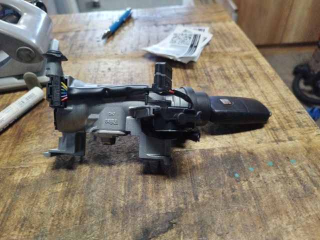 bontott SEAT ALTEA Gyújtáskapcsoló Házzal