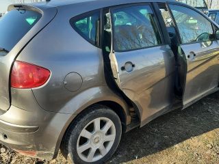 bontott SEAT ALTEA Jobb első Féknyereg Munkahengerrel