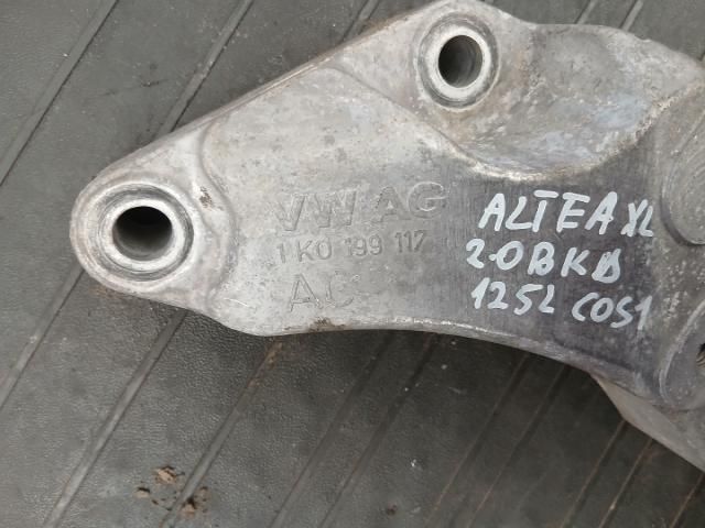 bontott SEAT ALTEA Váltó Tartó Bak (Pozíciófüggetlen)