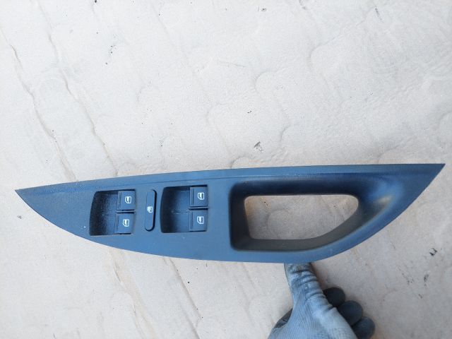 bontott SEAT ALTEA Bal első Ablakemelő Kapcsoló