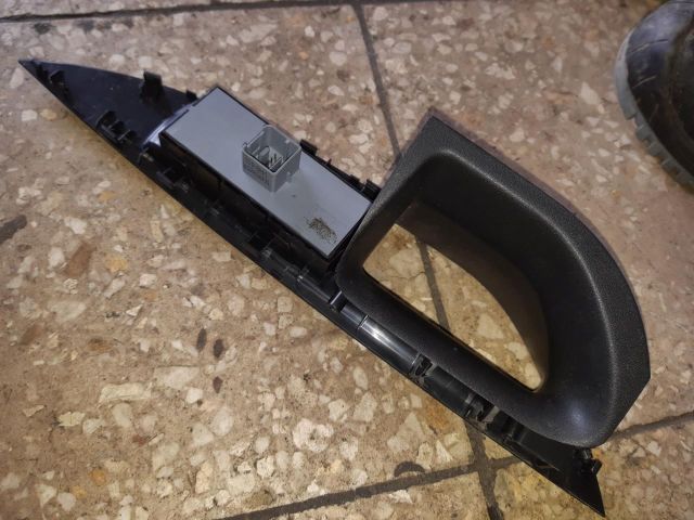 bontott SEAT ALTEA Bal első Ablakemelő Kapcsoló