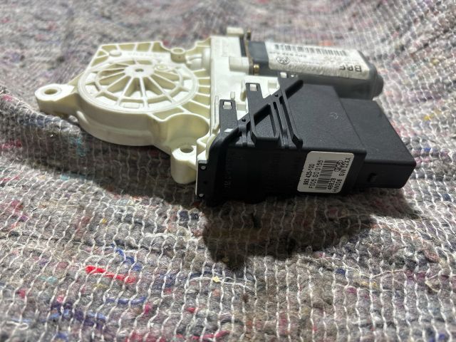 bontott SEAT ALTEA Bal első Ablakemelő Motor