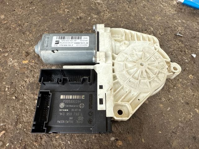 bontott SEAT ALTEA Bal első Ablakemelő Motor