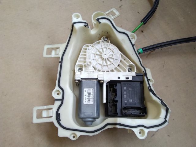 bontott SEAT ALTEA Bal első Ablakemelő Motor