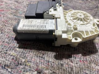 bontott SEAT ALTEA Bal első Ablakemelő Motor