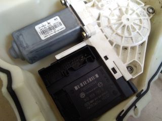 bontott SEAT ALTEA Bal első Ablakemelő Motor