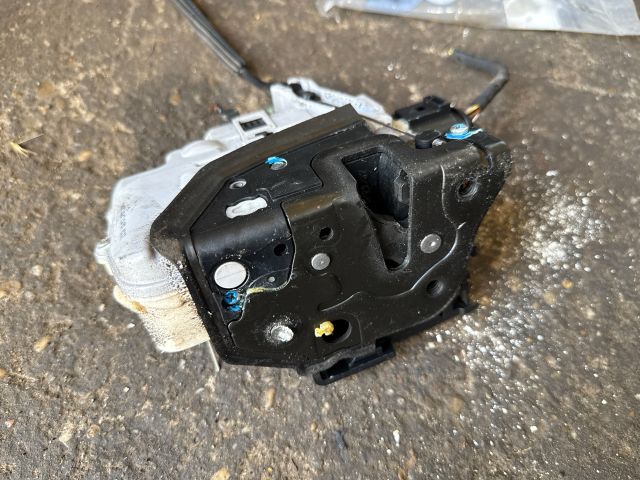 bontott SEAT ALTEA Bal első Ajtózár