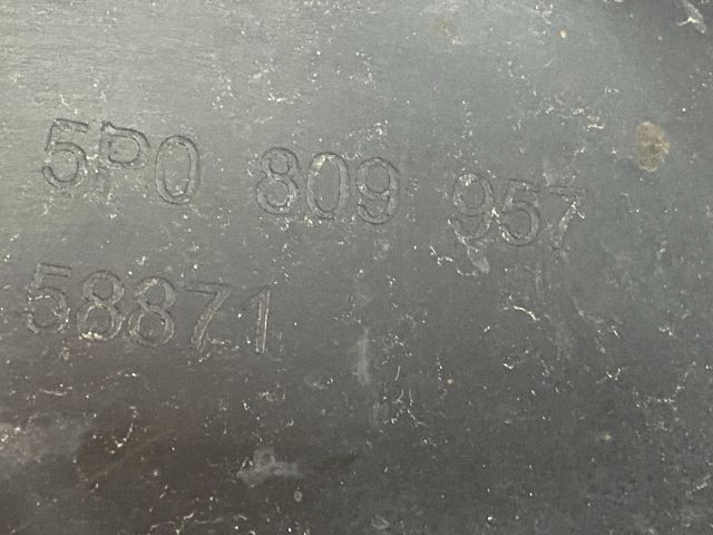 bontott SEAT ALTEA Bal első Dobbetét (Kerékjárati, Műanyag)