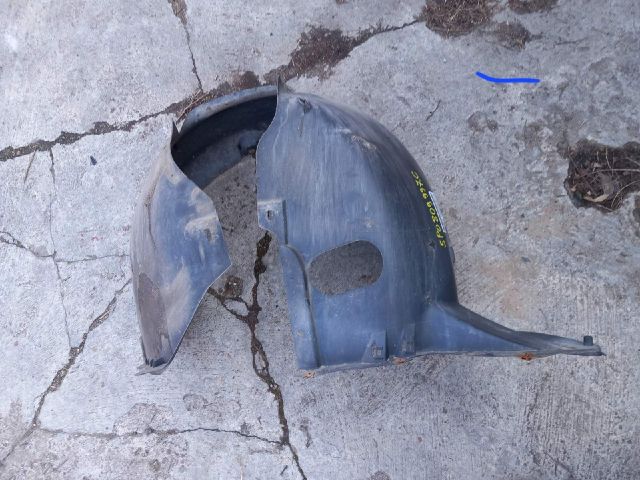 bontott SEAT ALTEA Bal első Dobbetét (Kerékjárati, Műanyag)