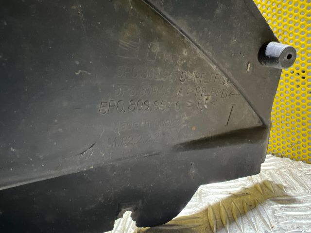 bontott SEAT ALTEA Bal első Első Dobbetét (Kerékjárati, Műanyag)