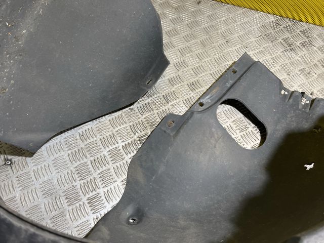 bontott SEAT ALTEA Bal első Első Dobbetét (Kerékjárati, Műanyag)