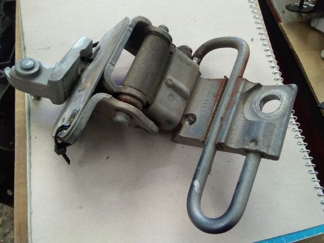 bontott SEAT ALTEA Bal első Zsanér