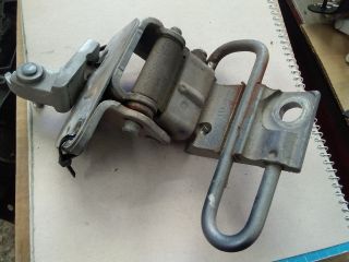 bontott SEAT ALTEA Bal első Zsanér